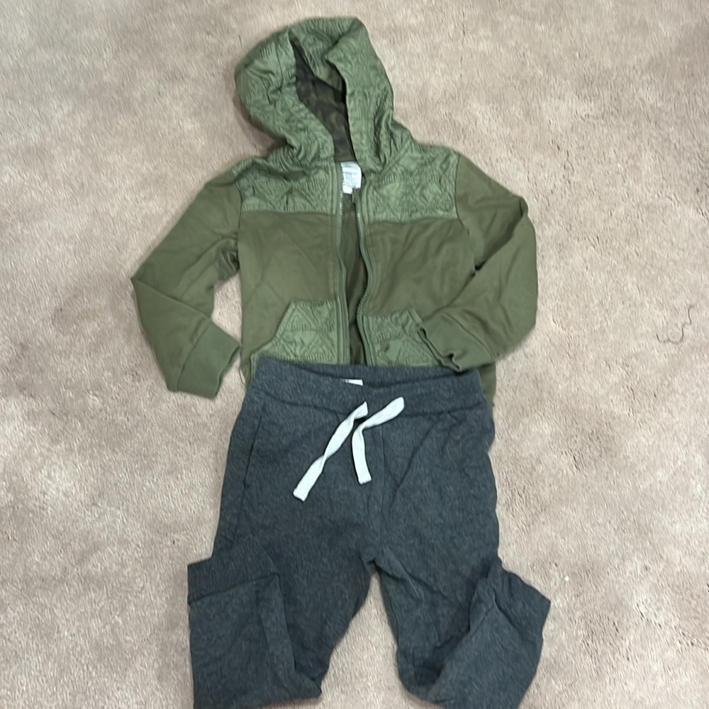Tommy Bahama Green Quilted Sweatshirt with Hood pants and shirt